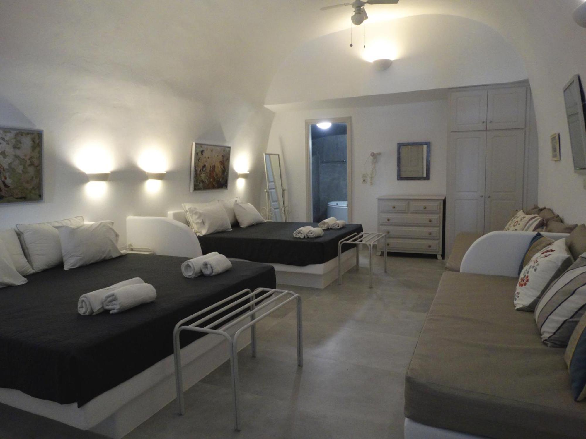 Yposkafo Suites - Villa - Santorini Fira  Extérieur photo