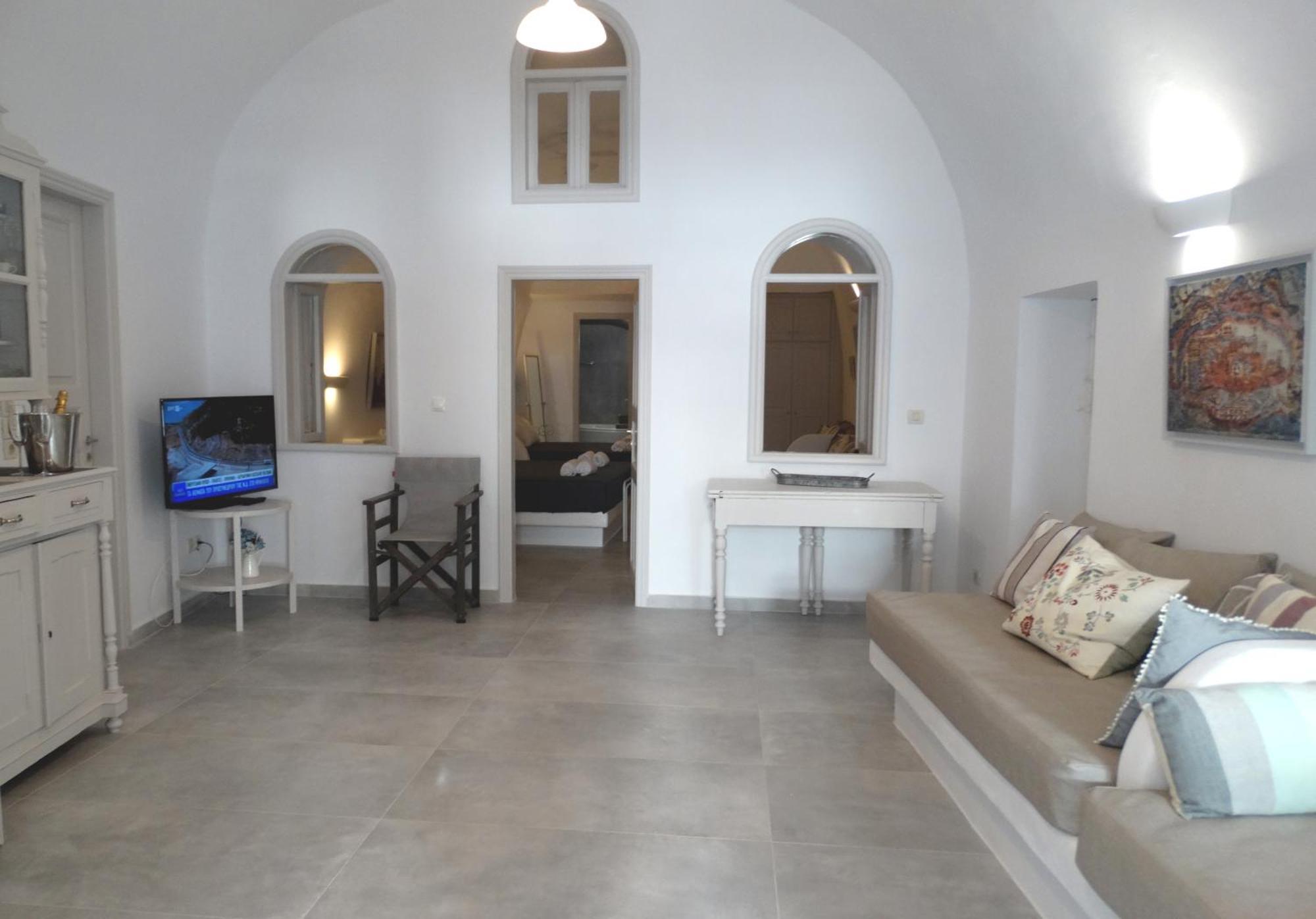 Yposkafo Suites - Villa - Santorini Fira  Extérieur photo